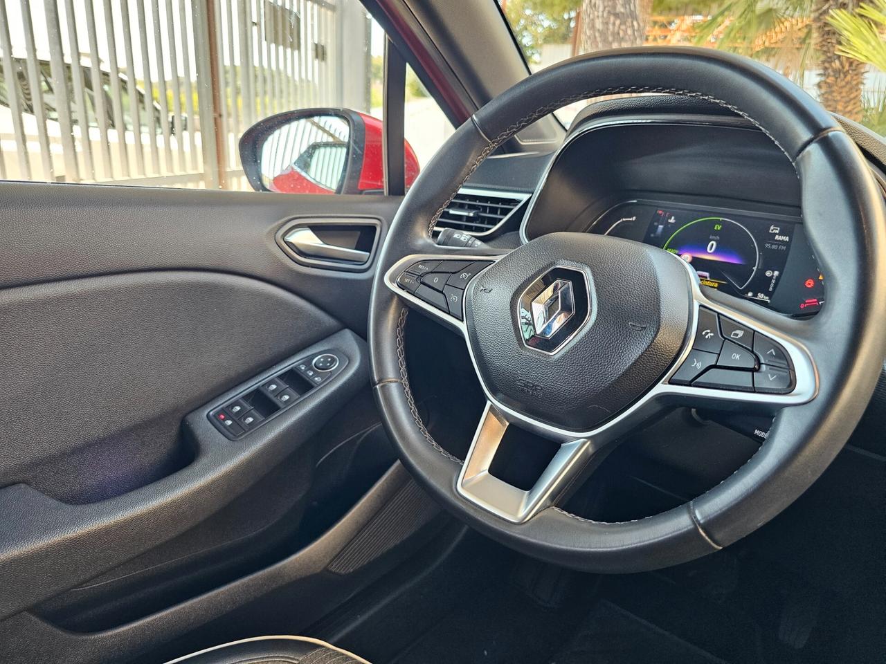 Renault Clio Full Hybrid E-Tech 140 CV 5 porte Intens