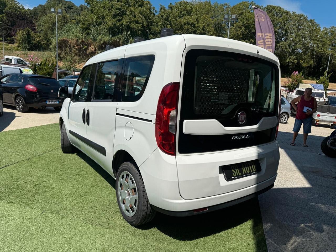 Fiat Doblò 1.6 MJT 16V 120CV / con PEDANA PER CARROZZINA