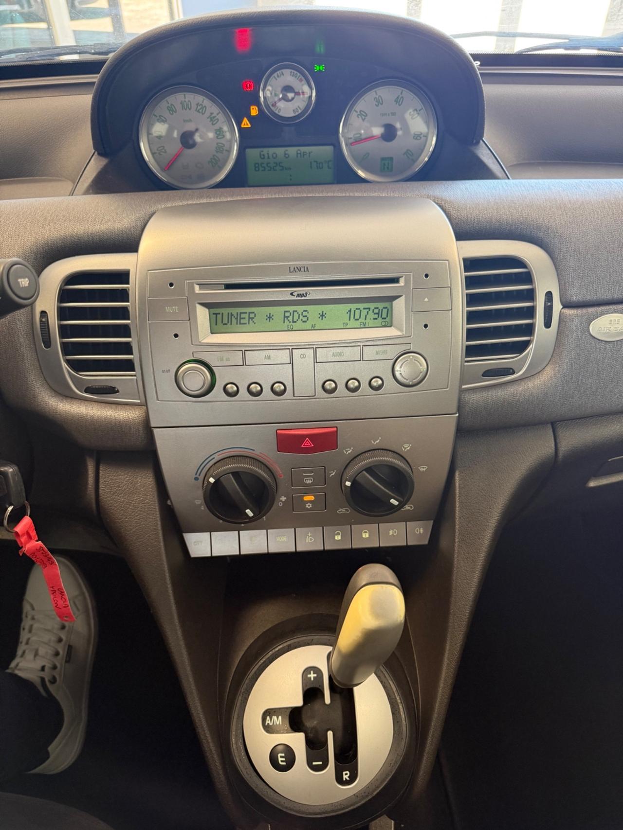 Lancia Ypsilon 1.4 Platino