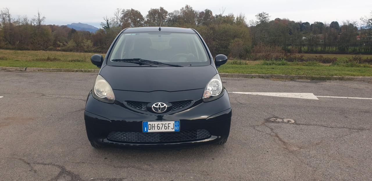 Toyota Aygo 1.0 12V VVT-i 5 porte Sol