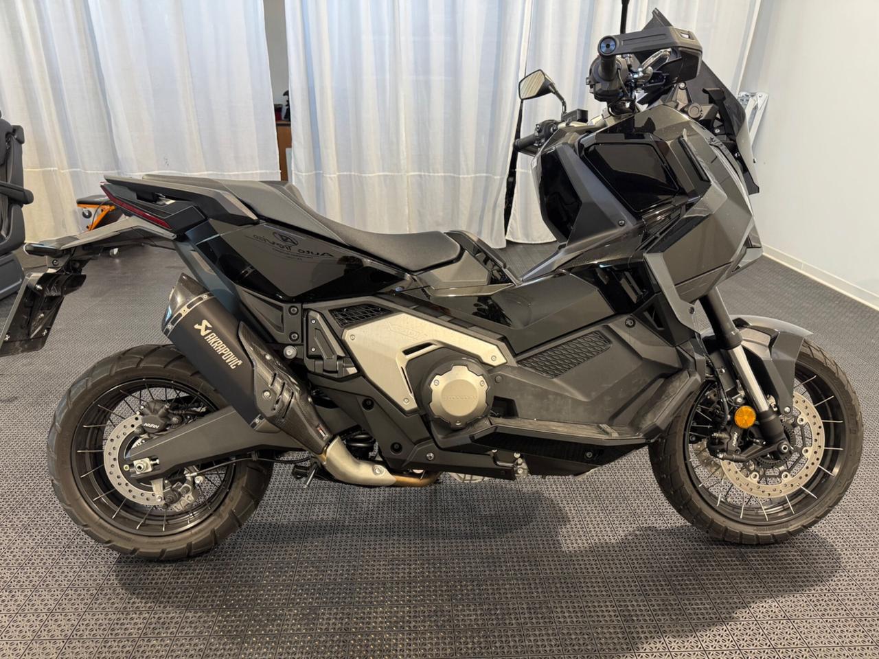 Honda X-ADV ADV 750 Graphite Black