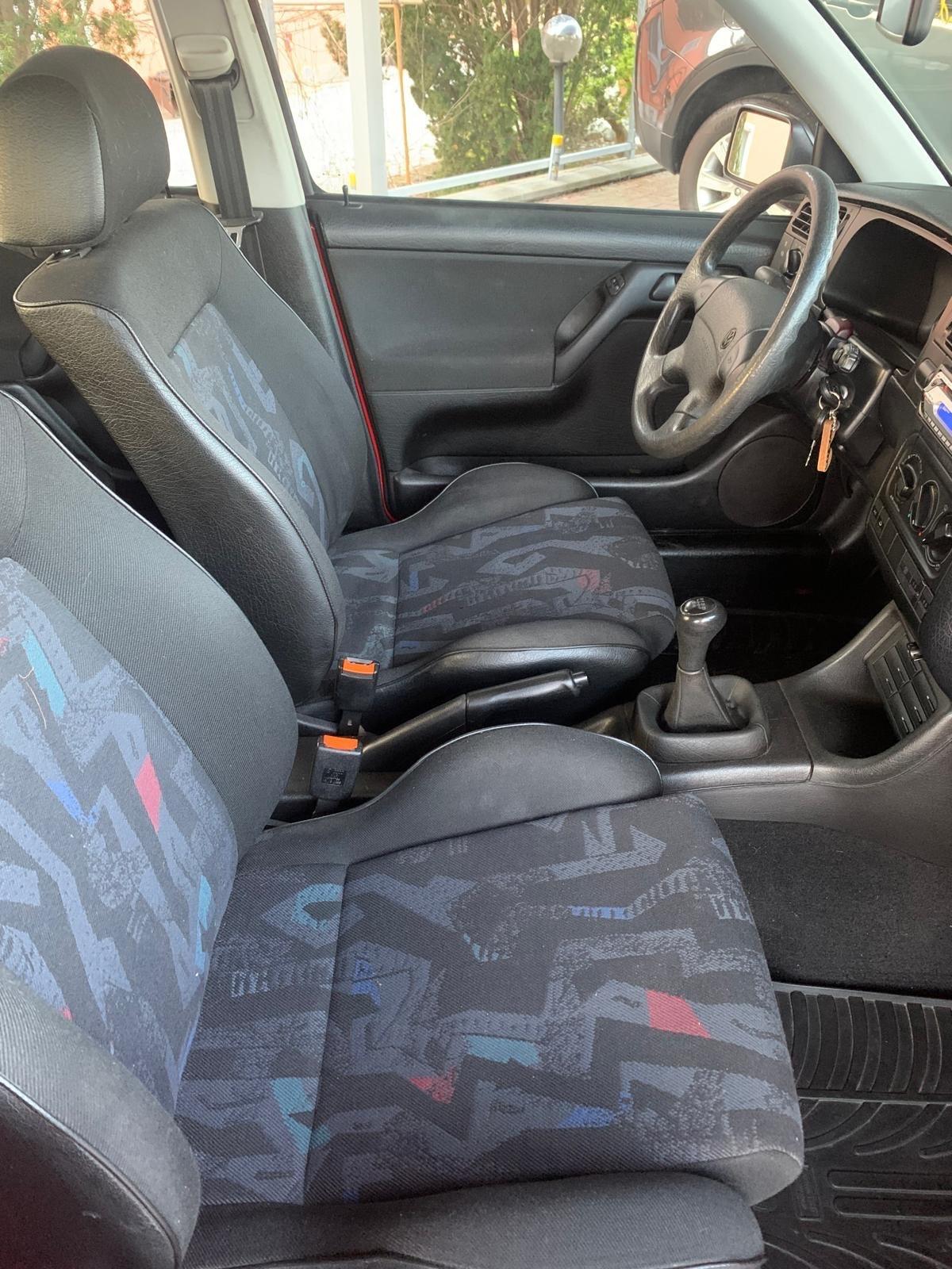 Volkswagen Golf 1.6 cat 5 porte GT