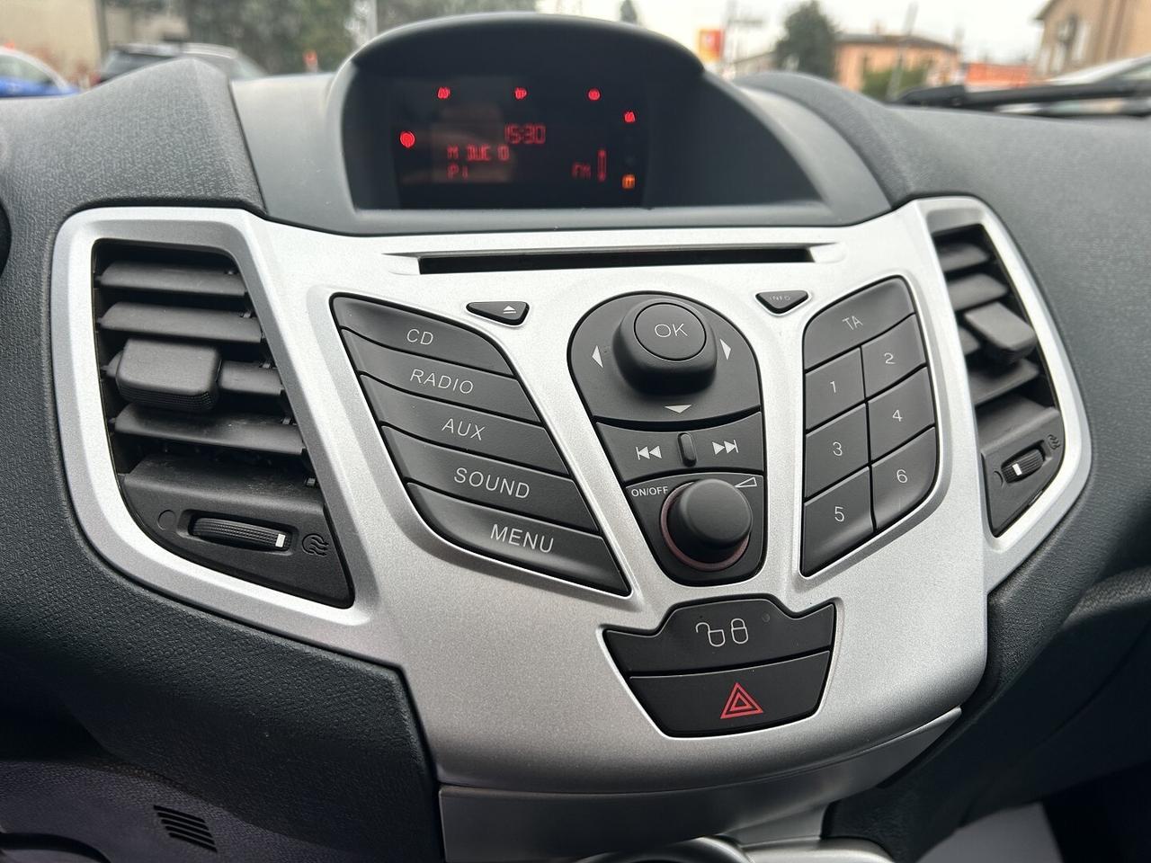 FORD FIESTA 1.4 97CV GPL 2032 UNICO P. IVA ESPOSTA