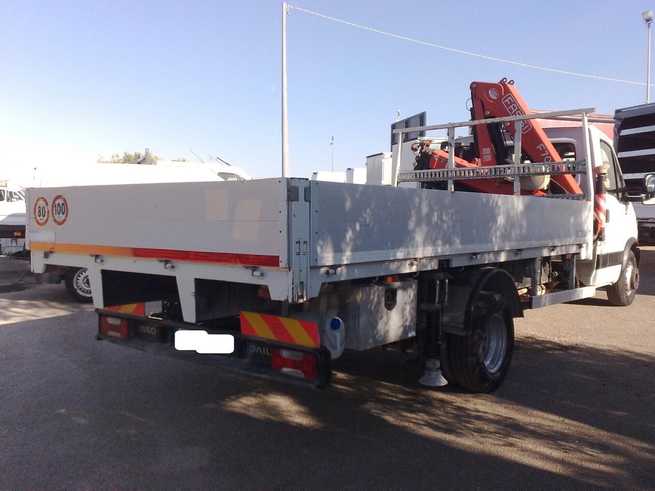 Iveco 65c17 3000cc cassone fisso con grù - 2013