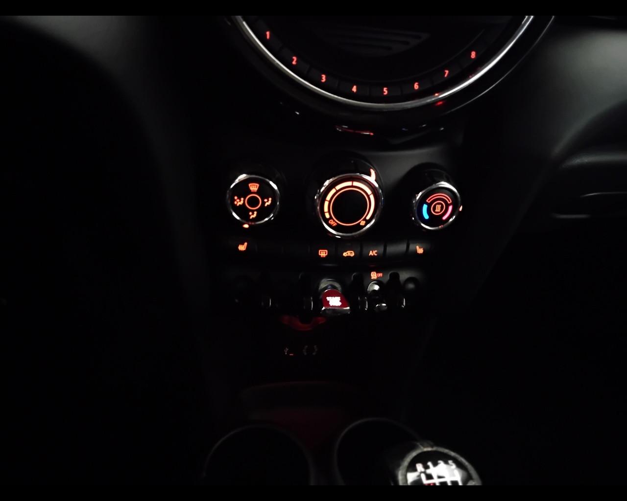 MINI Mini IV F55-F56 2014 - Mini 1.2 One 75cv 5p