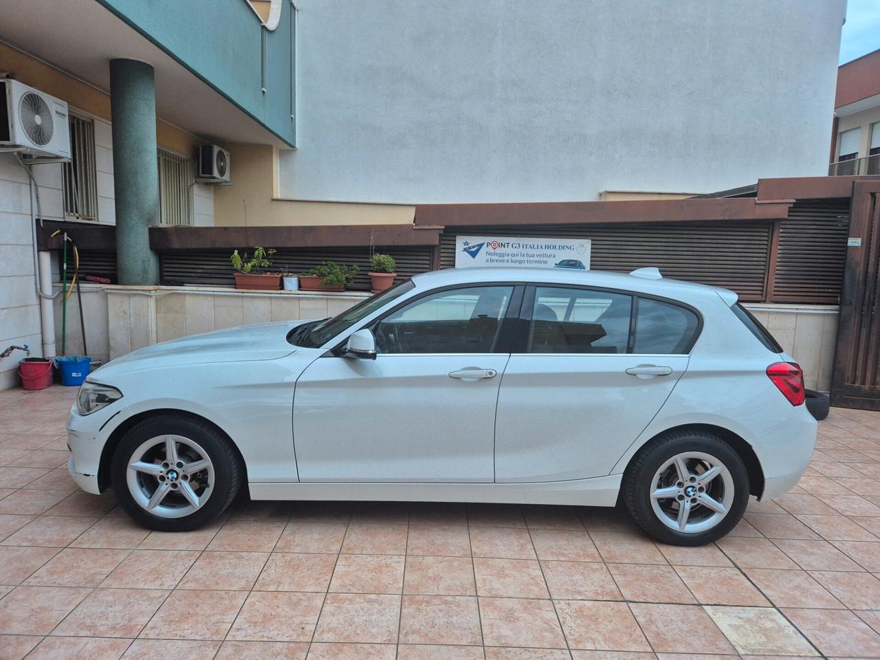 Bmw 116d 5p. Urban AUTO