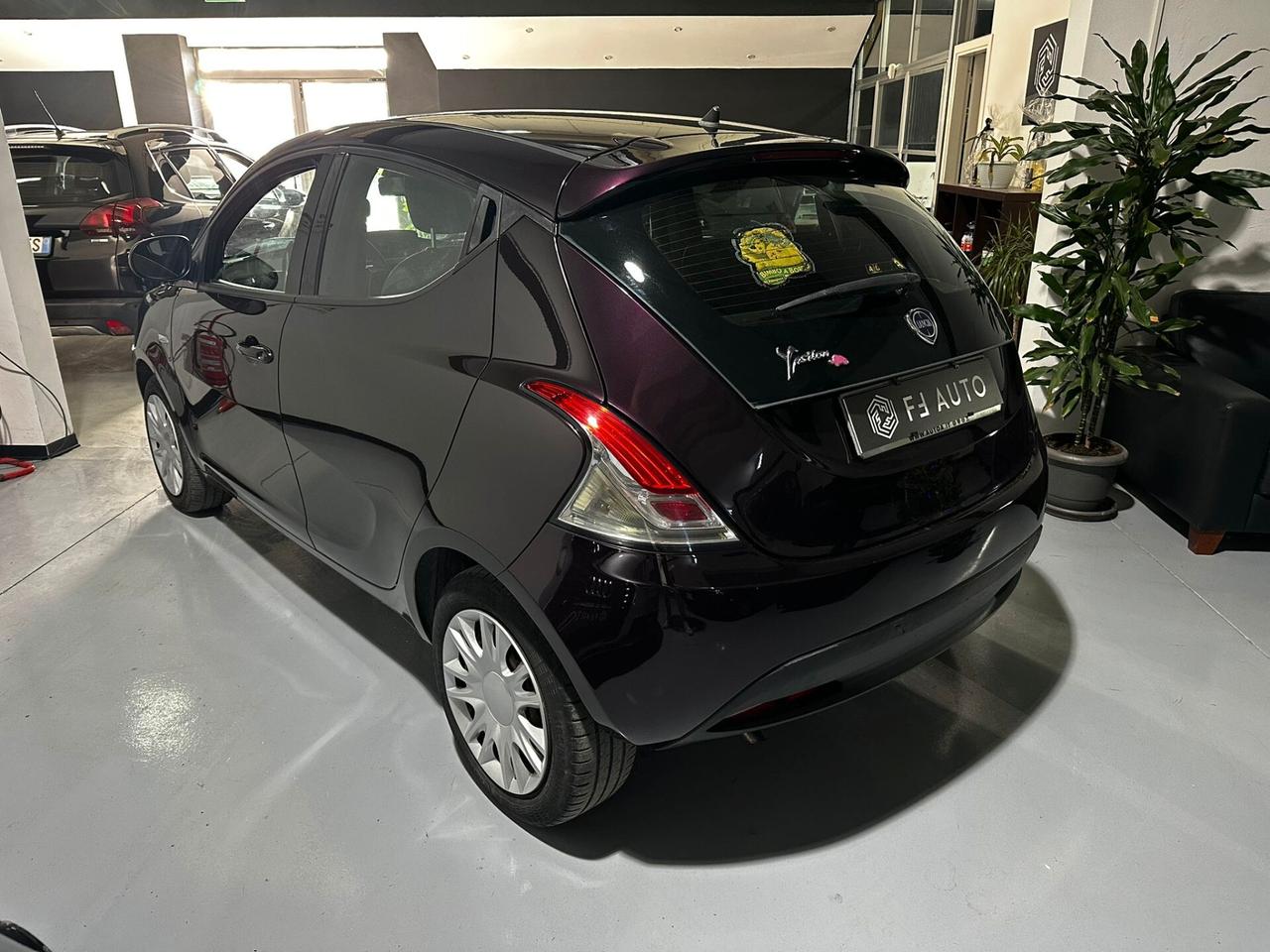 Lancia Ypsilon 1.2 69 CV 5 porte S&S Platinum