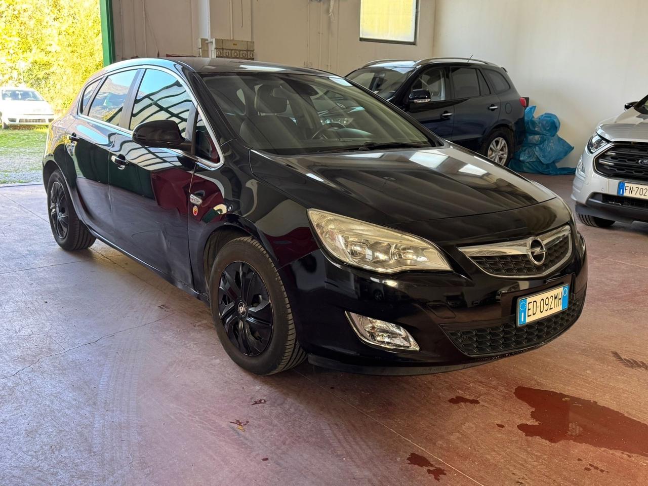 Opel Astra 1.4 Turbo 140CV 5 porte Cosmo SI NEOPATENTATI
