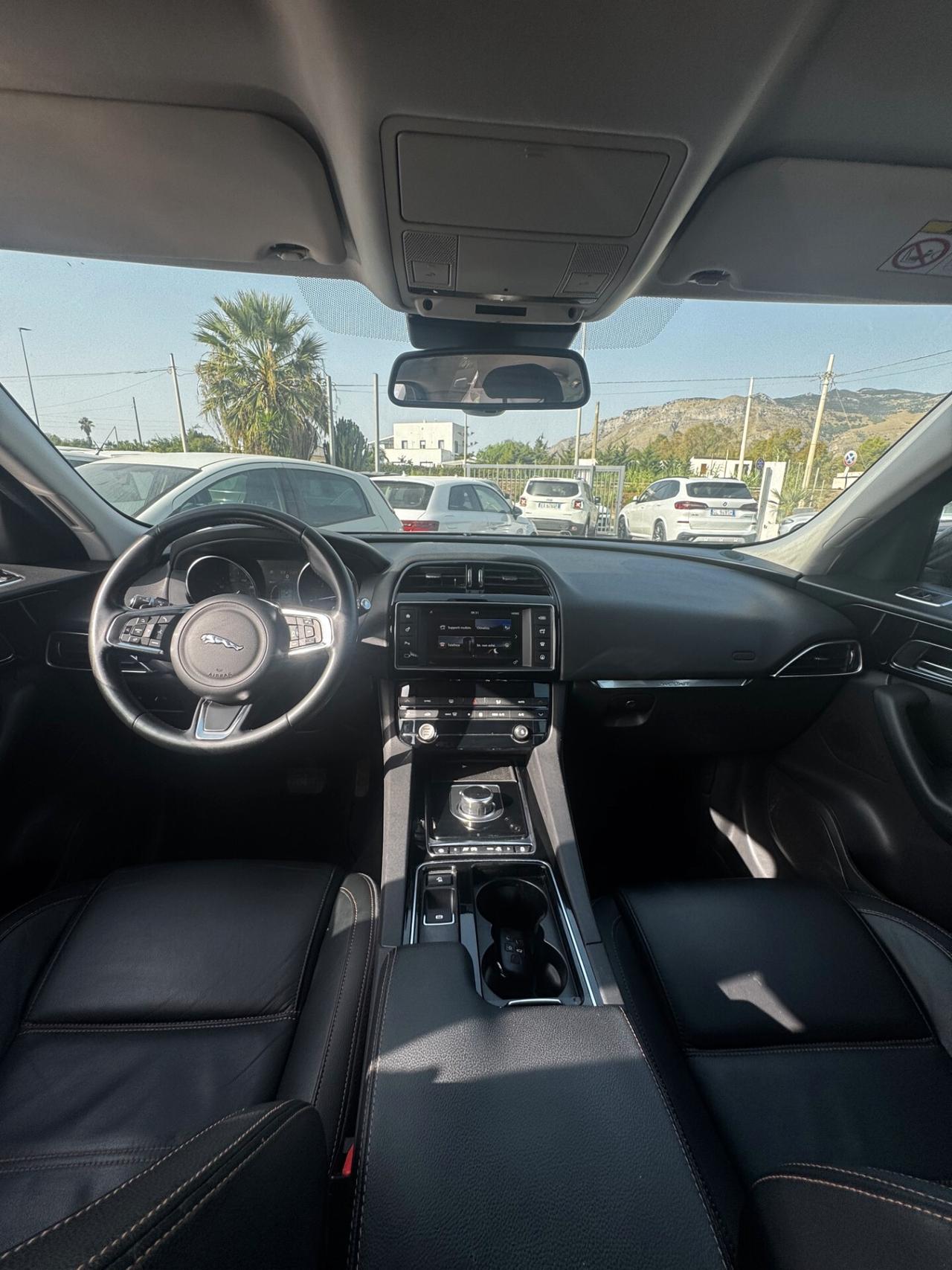 Jaguar F-Pace 2.0 D 180 CV AWD aut. Portfolio