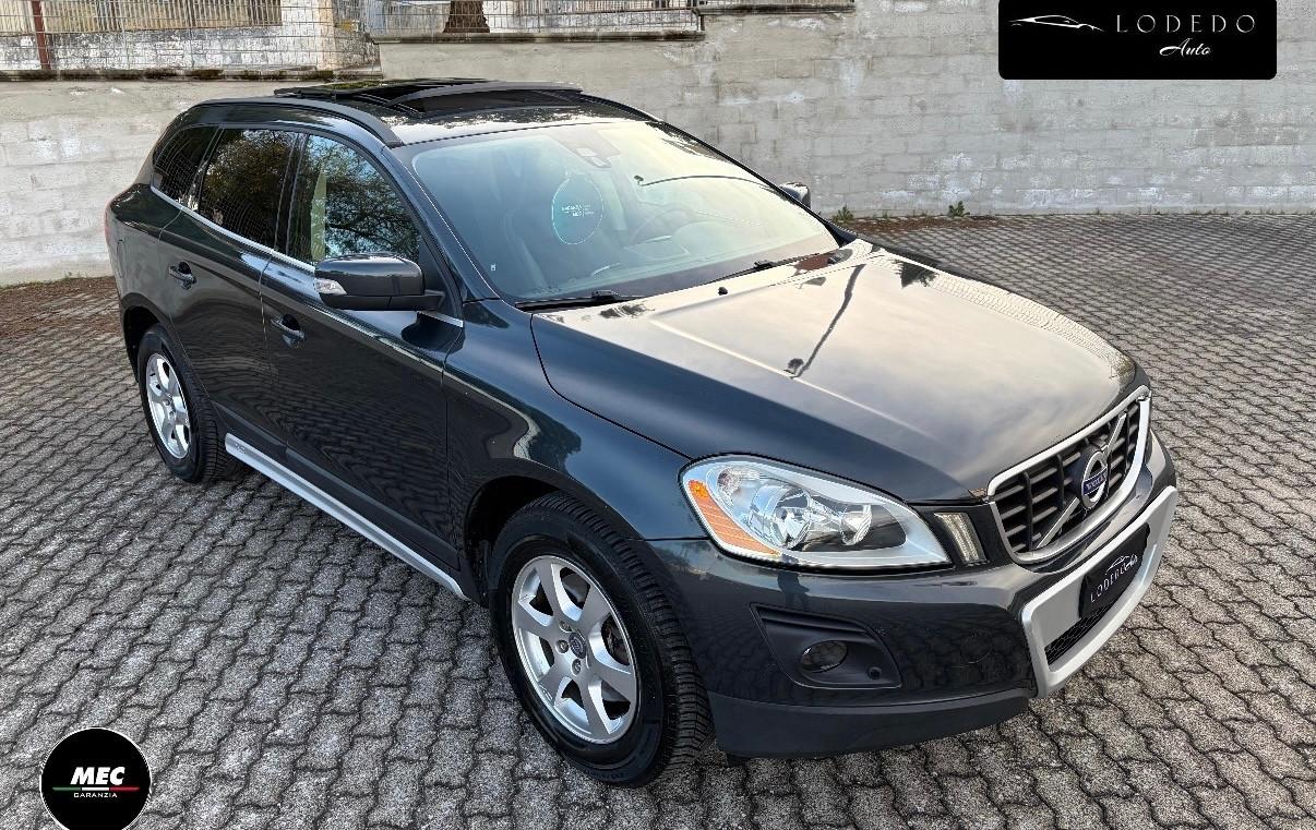 Volvo XC60 2.4 D5 Momentum “Tetto apribile” full optional
