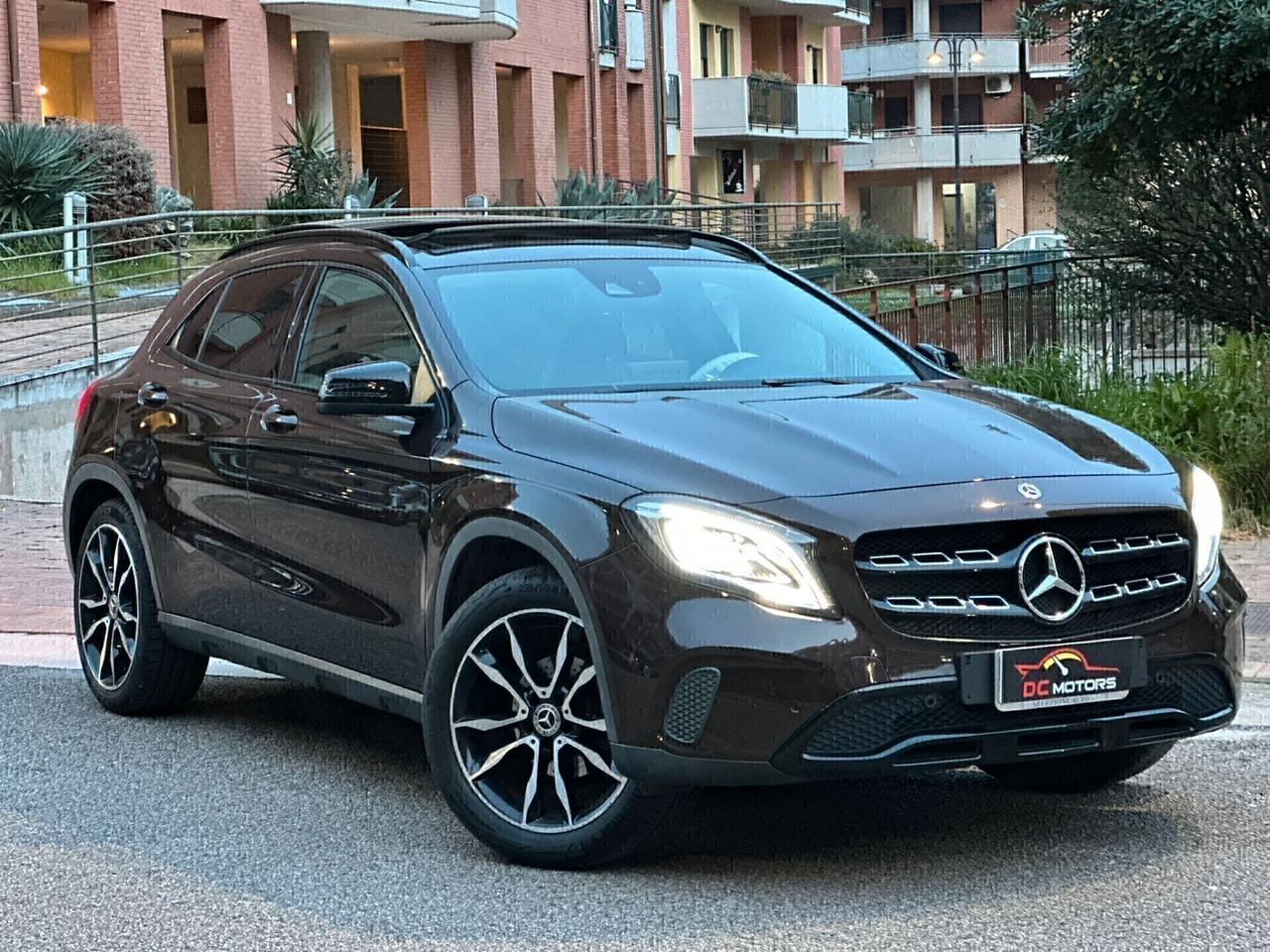 Mercedes-benz GLA200d Automatic Premium ENDURO TETTO FULL