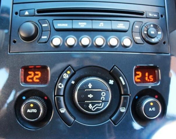 Peugeot 3008 1.6 HDi 110CV cambio robotizzato Tecno UNICA UTILIZZATRICE COME DA FOTO STUPENDA