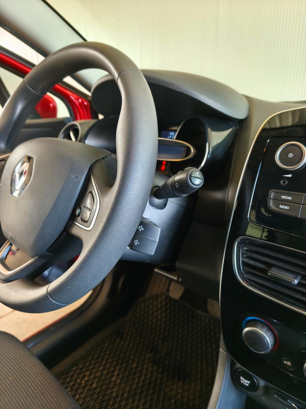 Renault Clio 1.2 75CV 5 porte Intens