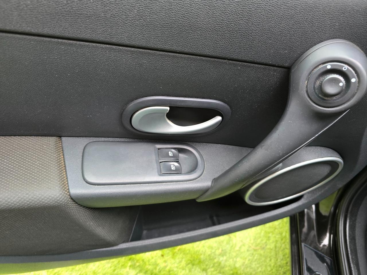 Renault Clio 1.2BENZ 75CV 120000km neop-2009