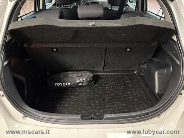 TOYOTA Yaris 1.5 Hybrid 5p. Business