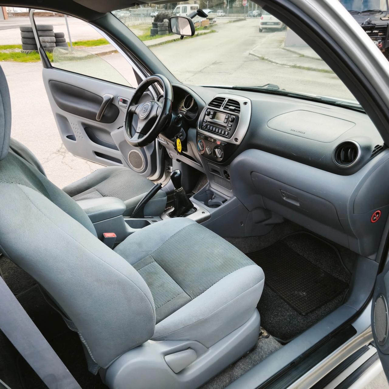 Toyota RAV 4 RAV4 2.0 16V cat 3 porte