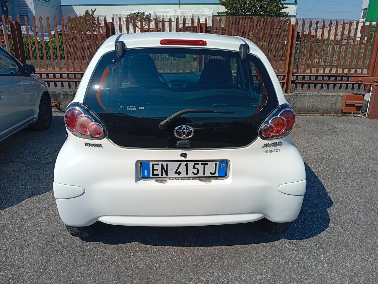 Toyota Yaris 1.0 5 porte NEOPATENTATI OK