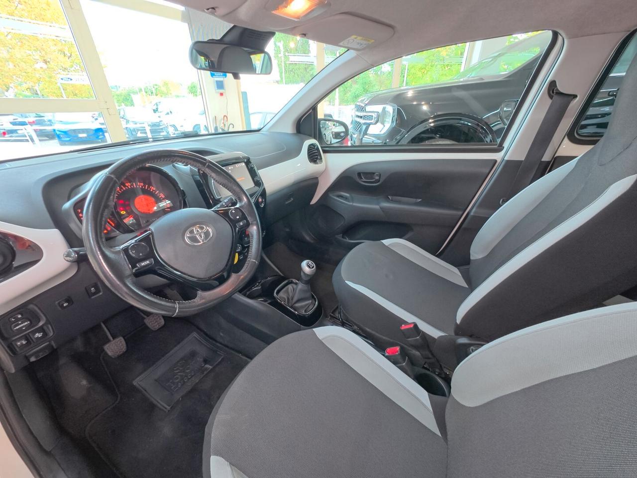Toyota Aygo 1.0 VVT-i 69 CV 5 porte x-cool
