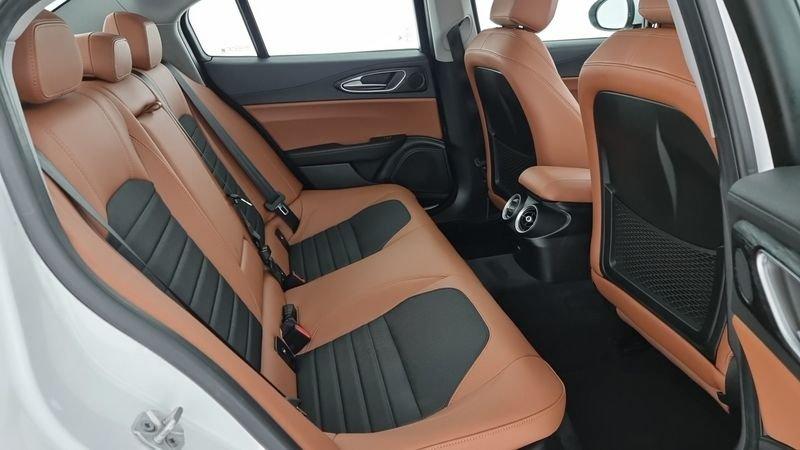 Alfa Romeo Giulia 2.0 Turbo 200 CV AT8 Executive