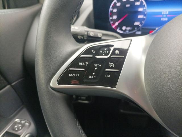 MERCEDES-BENZ GLA 180 Automatic Progressive Advanced