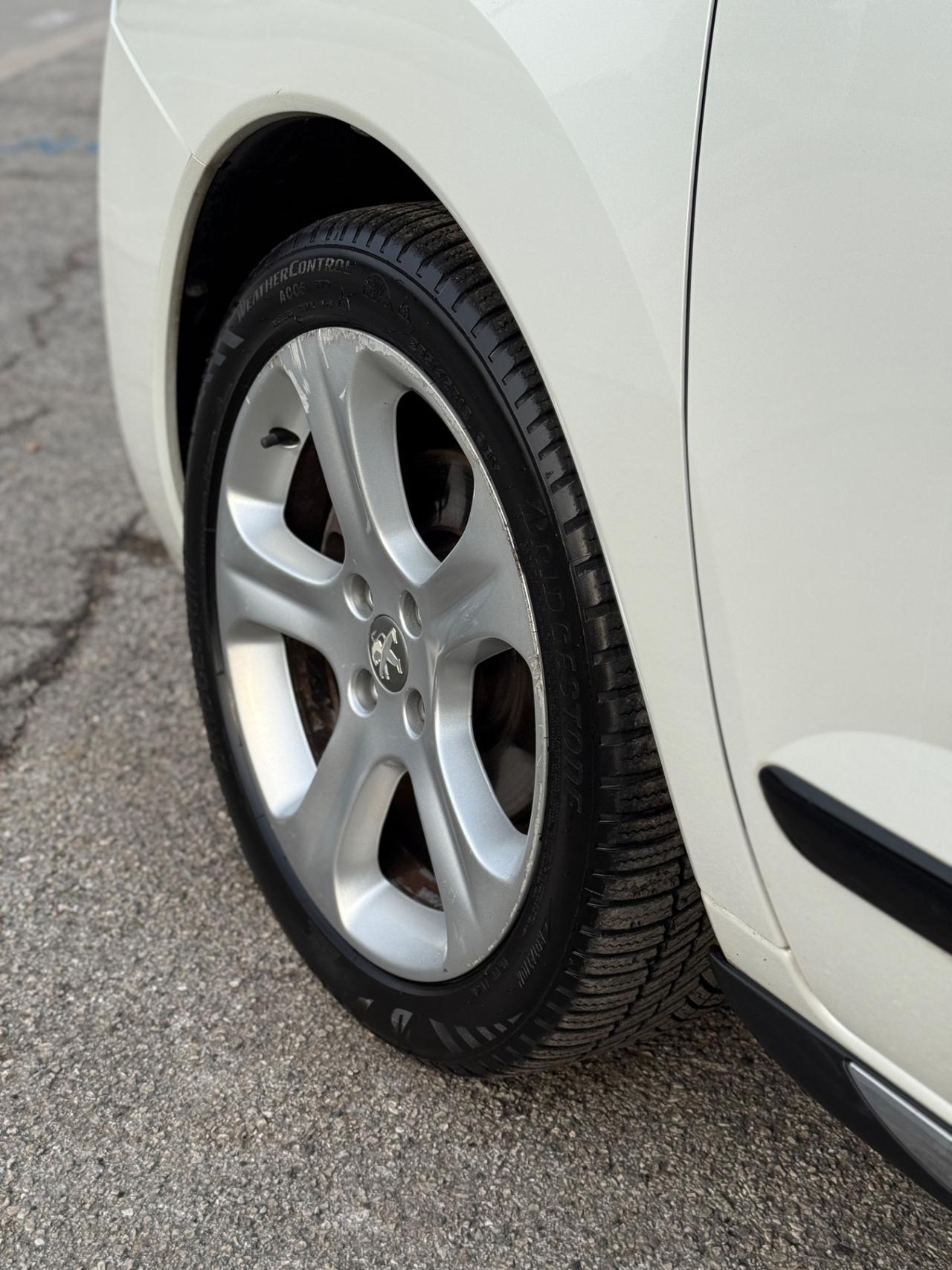 Peugeot 3008 HYbrid4 (4x4) FULL OPT 140.000Km