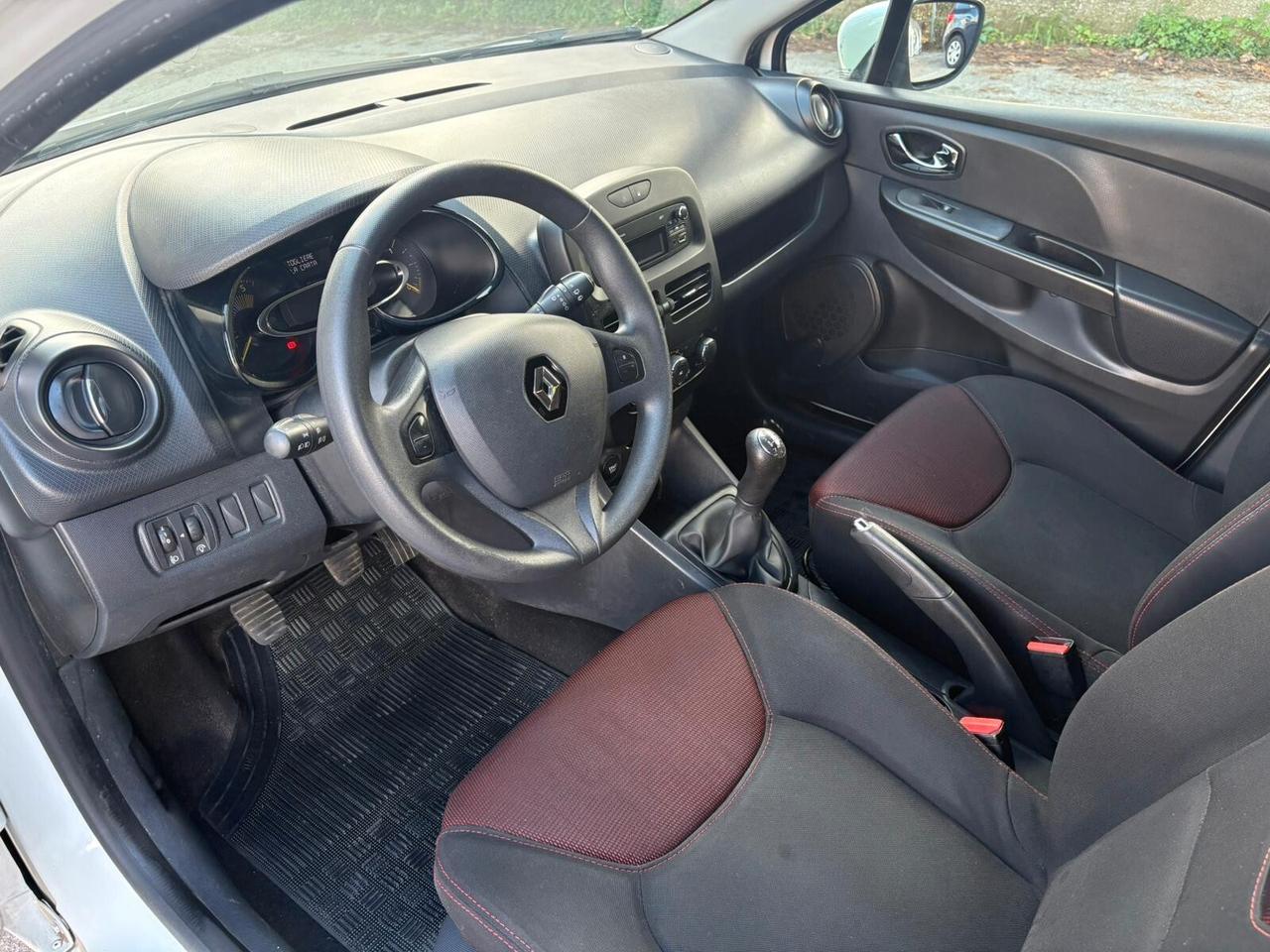 RENAULT CLIO 1.5 DCI SportTour - 2013