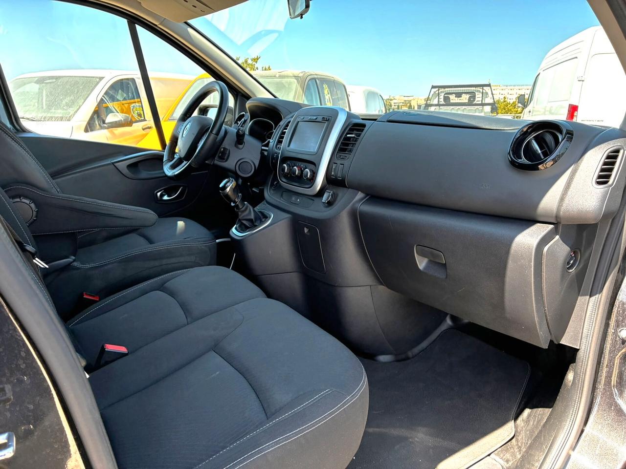 Renault Trafic 9 posti 2.0 dci 145 cv