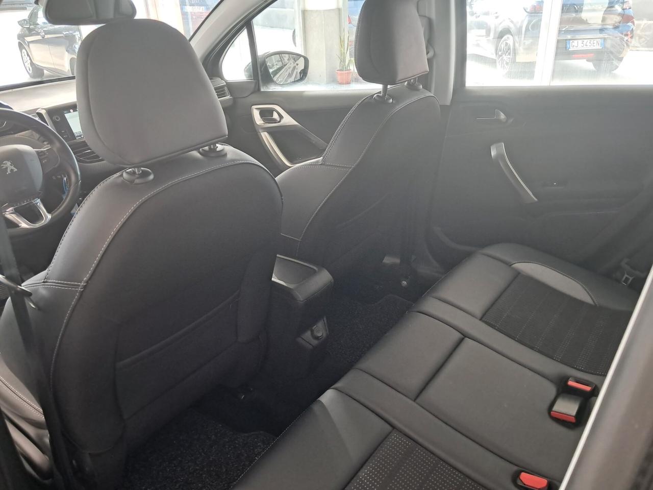Peugeot 2008 BlueHDi 100 S&S Allure
