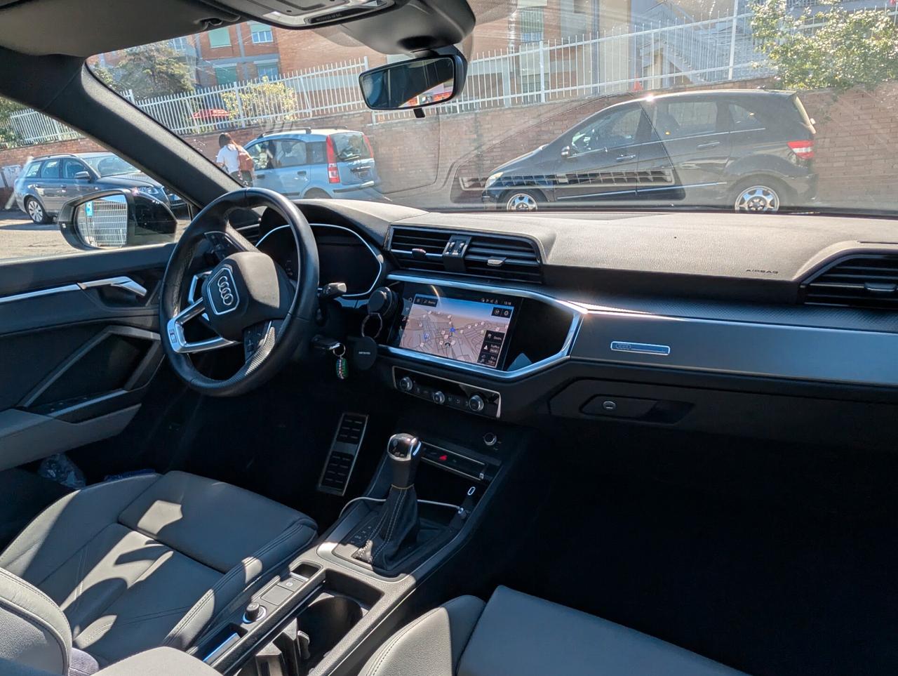 Audi Q3 SPB 35 TFSI e S tronic Identity Black