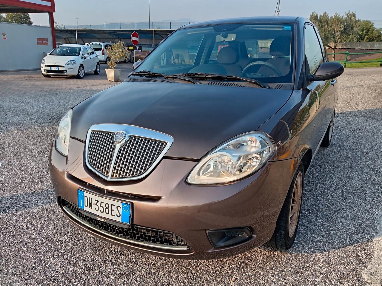 Lancia Ypsilon 1.2 Platino