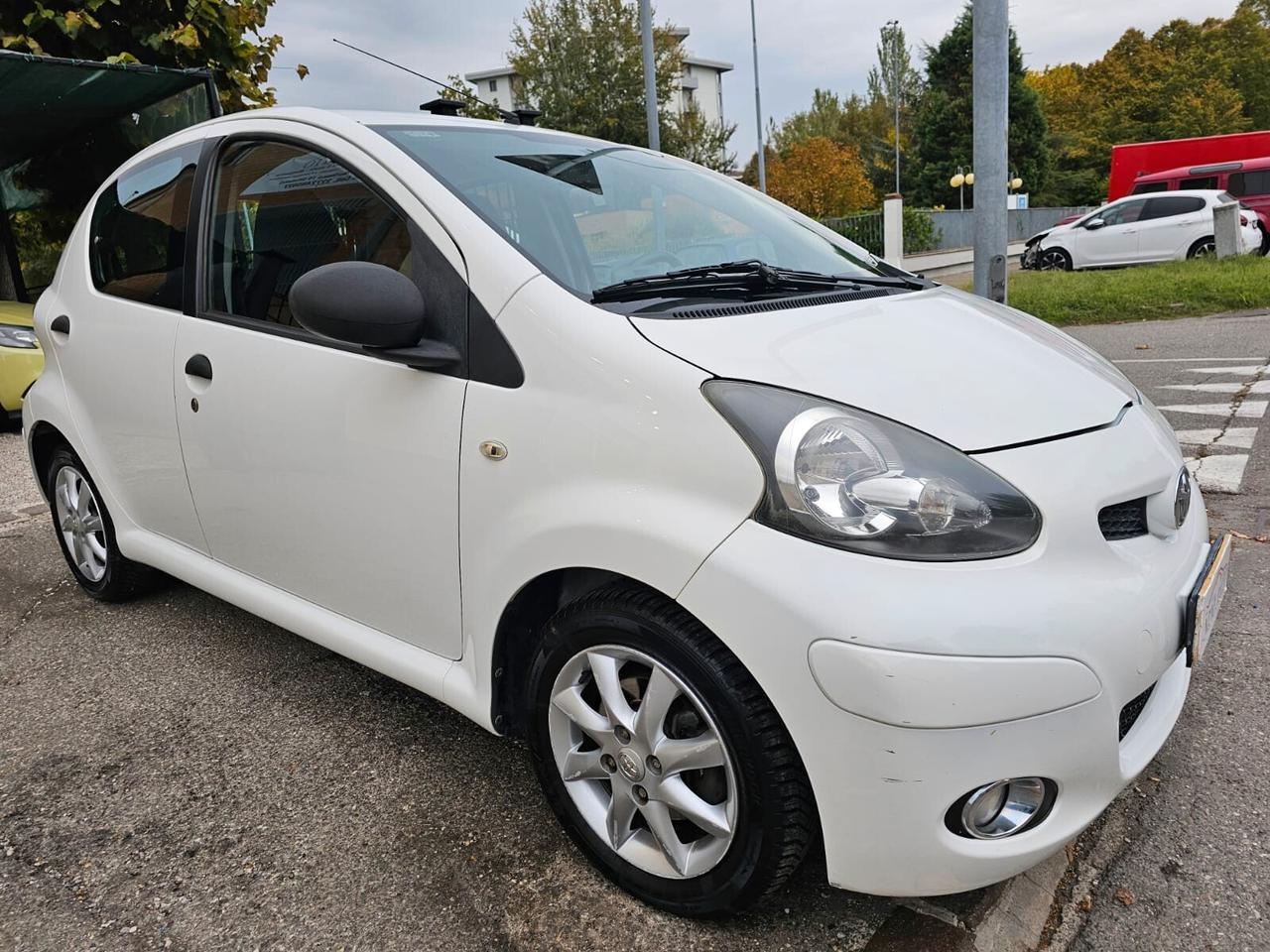 Toyota Aygo 1.0 68cv Now Connect*Clima*Navi*Cerchi*Neopatentati