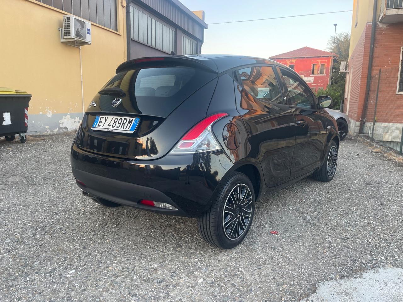 Lancia Ypsilon 1.2 69 CV 5 porte GPL Ecochic Gold