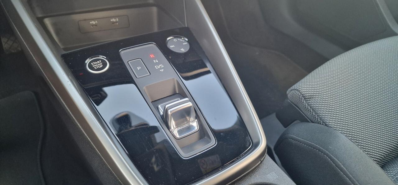 Audi A3 SPB 35 TFSI S-Tronic Business Advanced