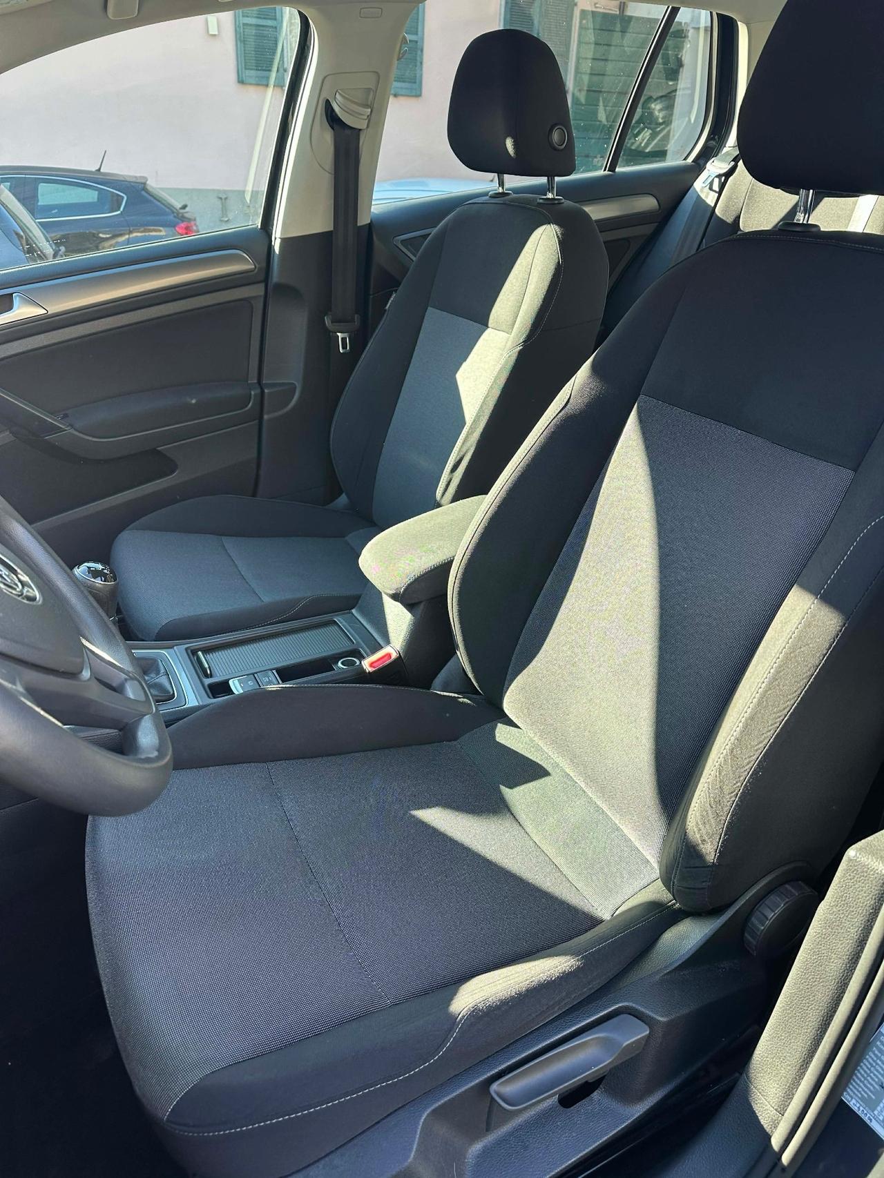 Volkswagen GOLF 1.4 TGI 5P BLUEMOTION KMCERT UNICOPR