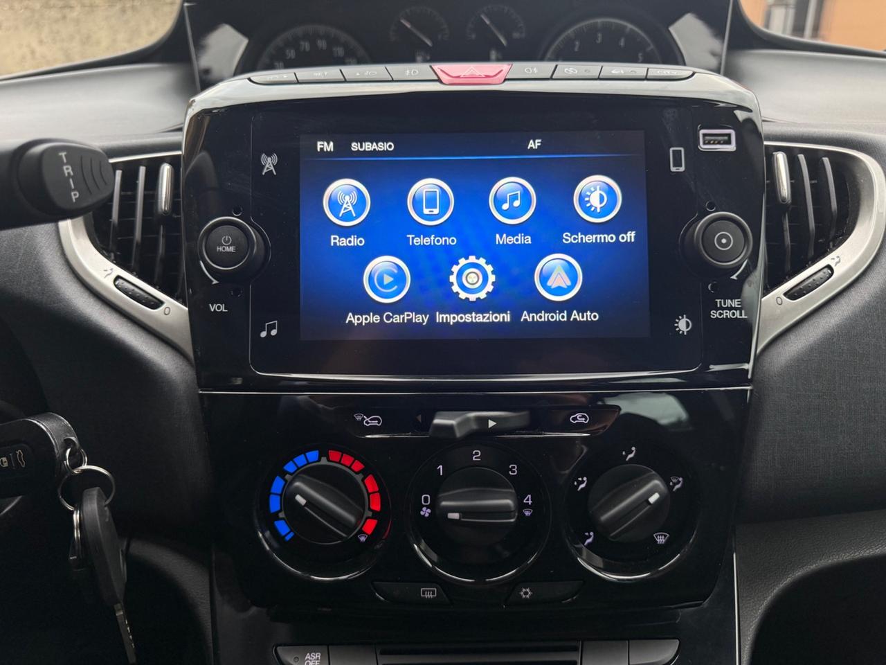 Lancia Ypsilon 1.0 Firefly Hybrid Gold PERFETTA!!!