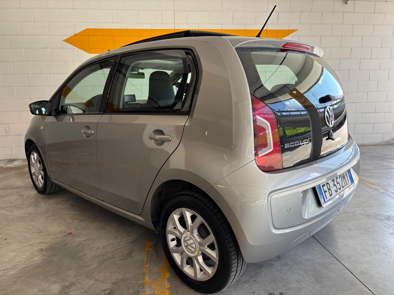 Volkswagen up! 1.0 Benzina/Metano