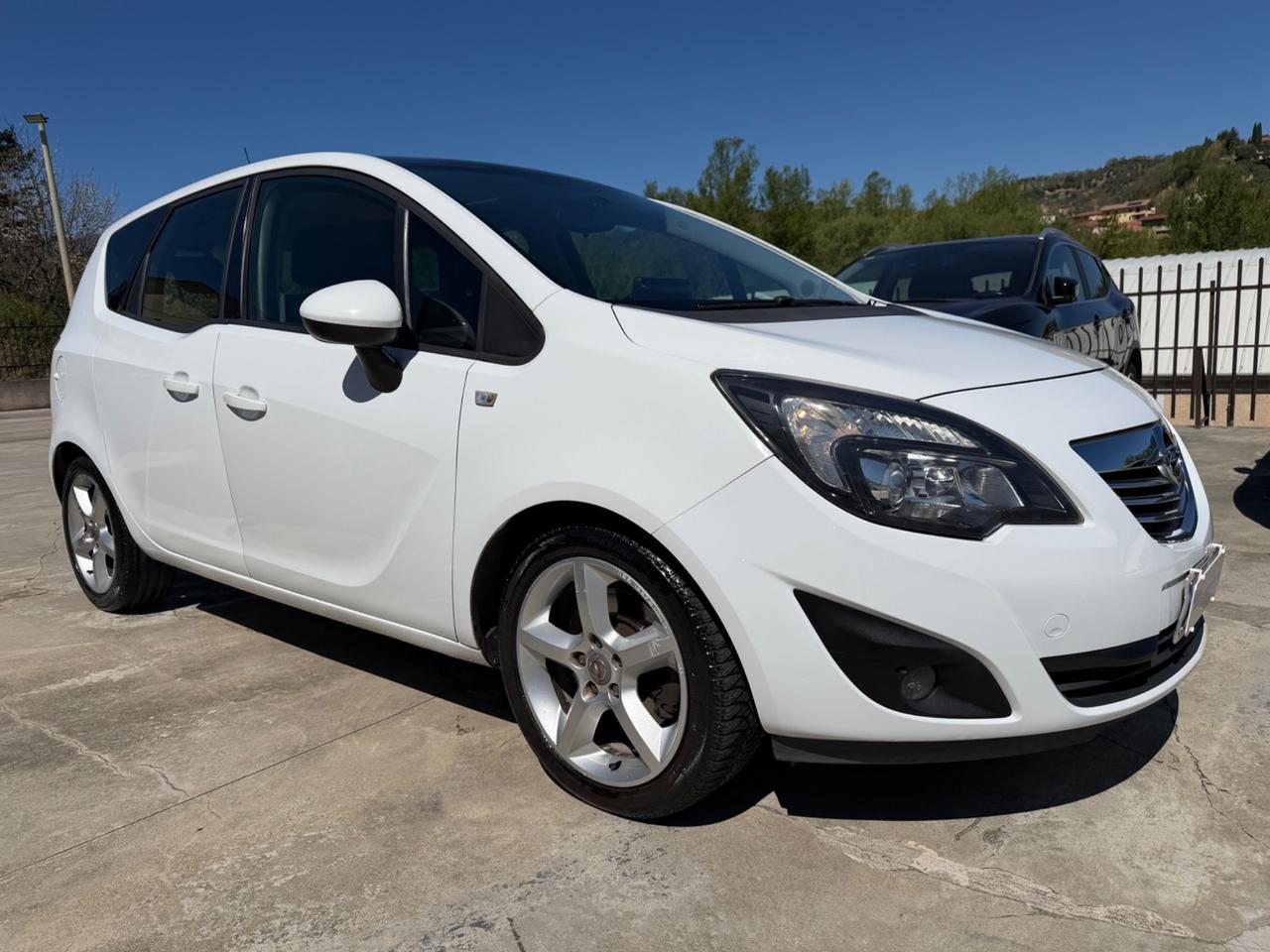 Opel Meriva 1.7 CDTI 110CV b-color /CAR PLAY