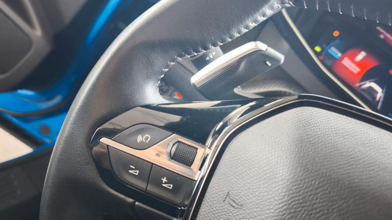 Peugeot 2008 BlueHDi 130 S&S EAT8 Allure Pack