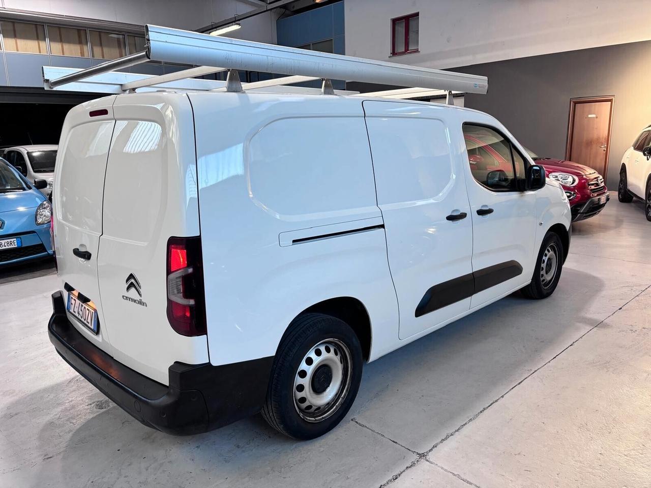 Citroen Berlingo Automatico + 3 Posti Versione Lunga