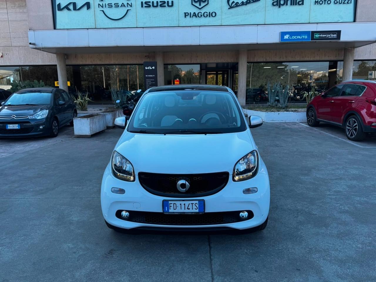 SMART FOUR FOUR 1.0 71 CV 2016 TETTO PANORAMICO
