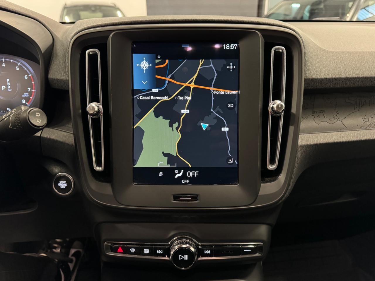 Volvo XC40 T2 Geartronic Momentum Pro REALE!