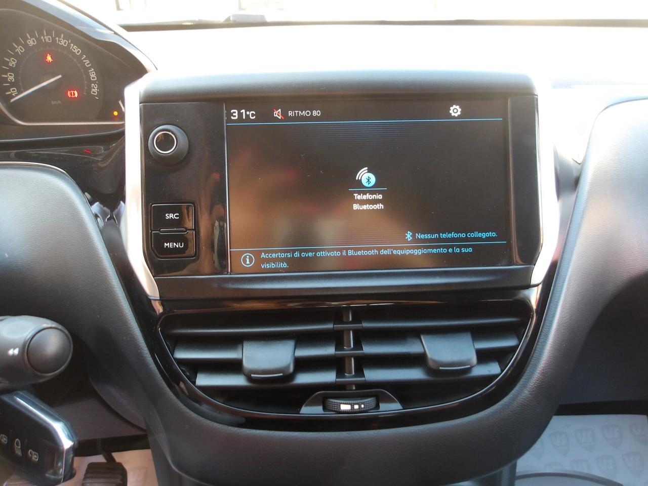 PEUGEOT 208 1.2 BENZ-KM 80.000-2017