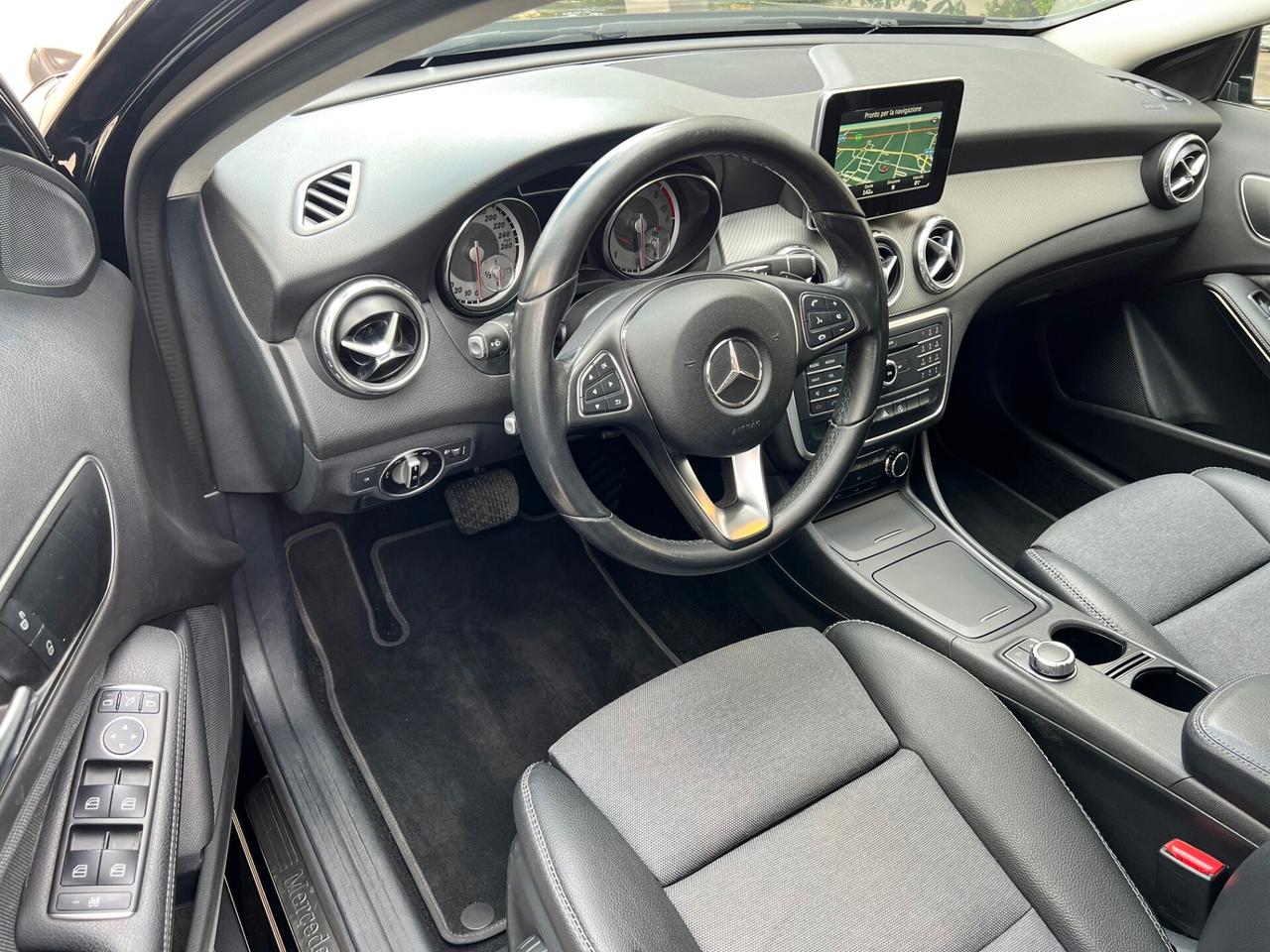 Mercedes-benz GLA 180 d 109cv EXECUTIVE AUTOM. NAVI/PELLE/CAMERA PERF.