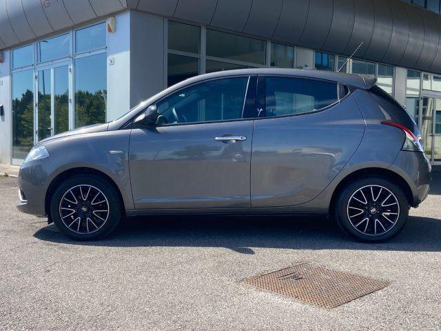 LANCIA Ypsilon 1.2 69 CV 5P. Silver