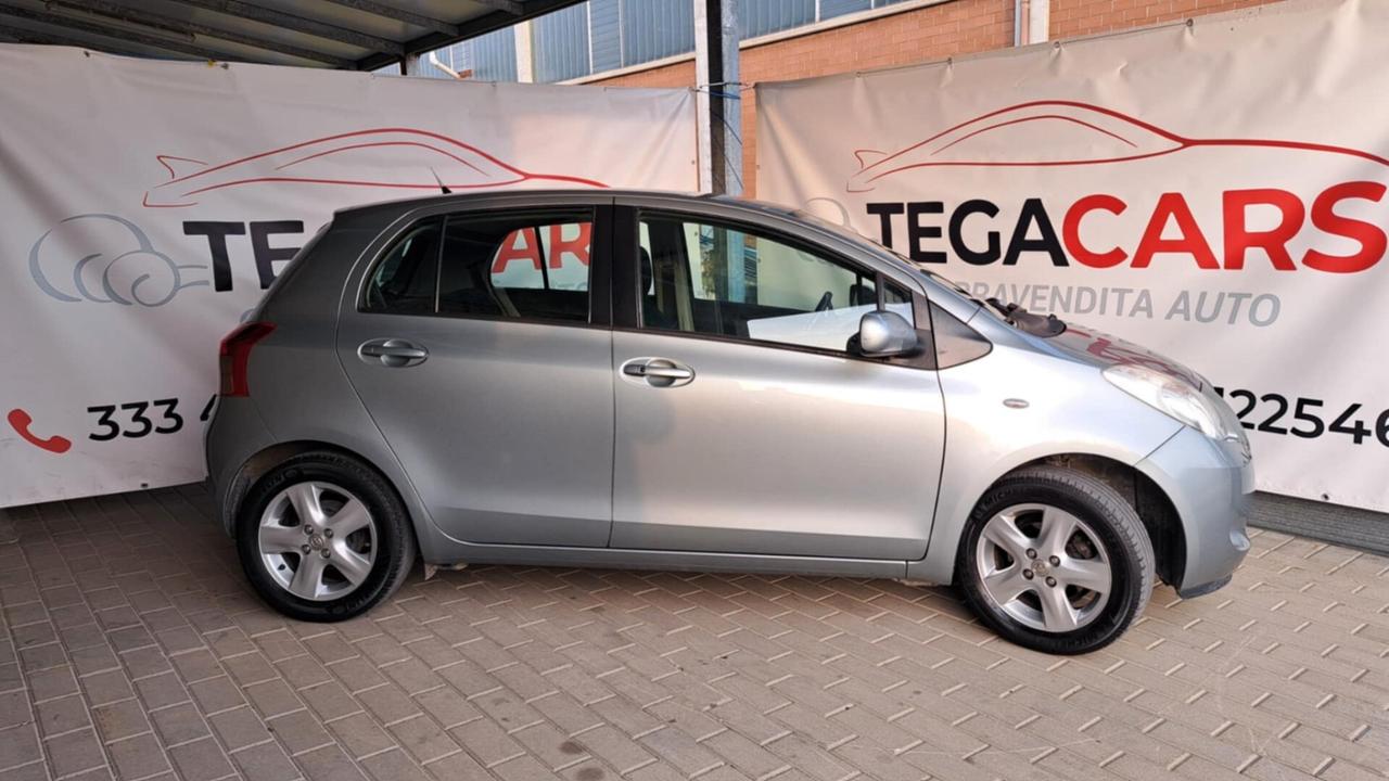 Toyota Yaris 1.3 5 porte