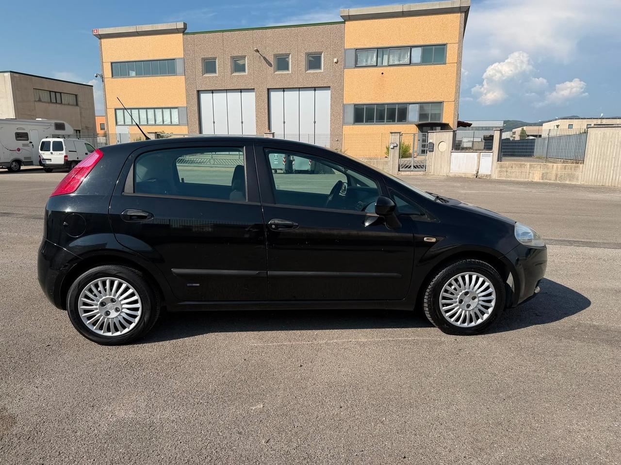 Fiat Grande Punto 132000 KM