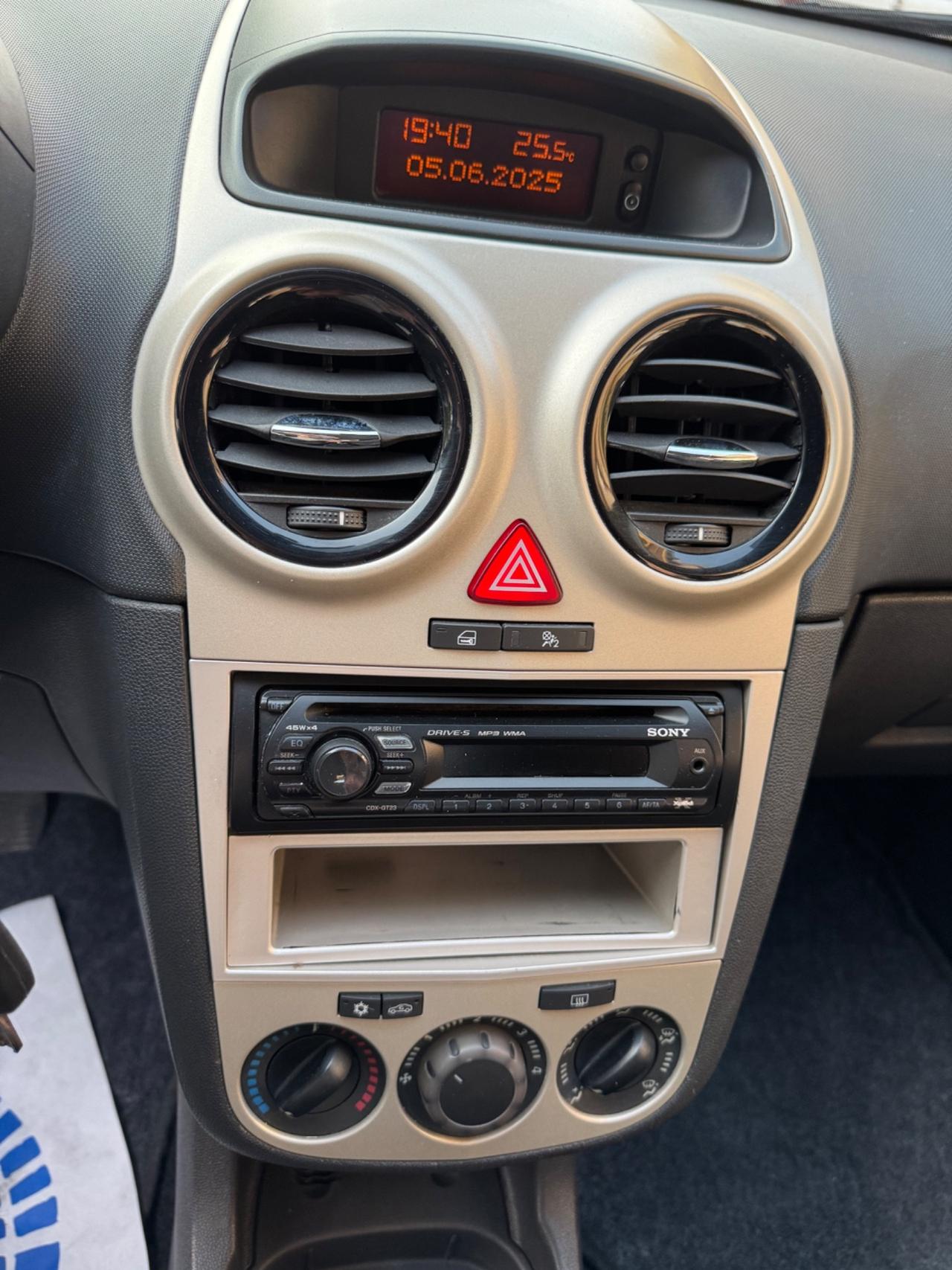 Opel Corsa 1.2 5 porte Enjoy