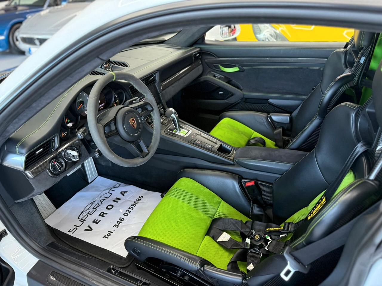 PORSCHE 911 GT3 RS