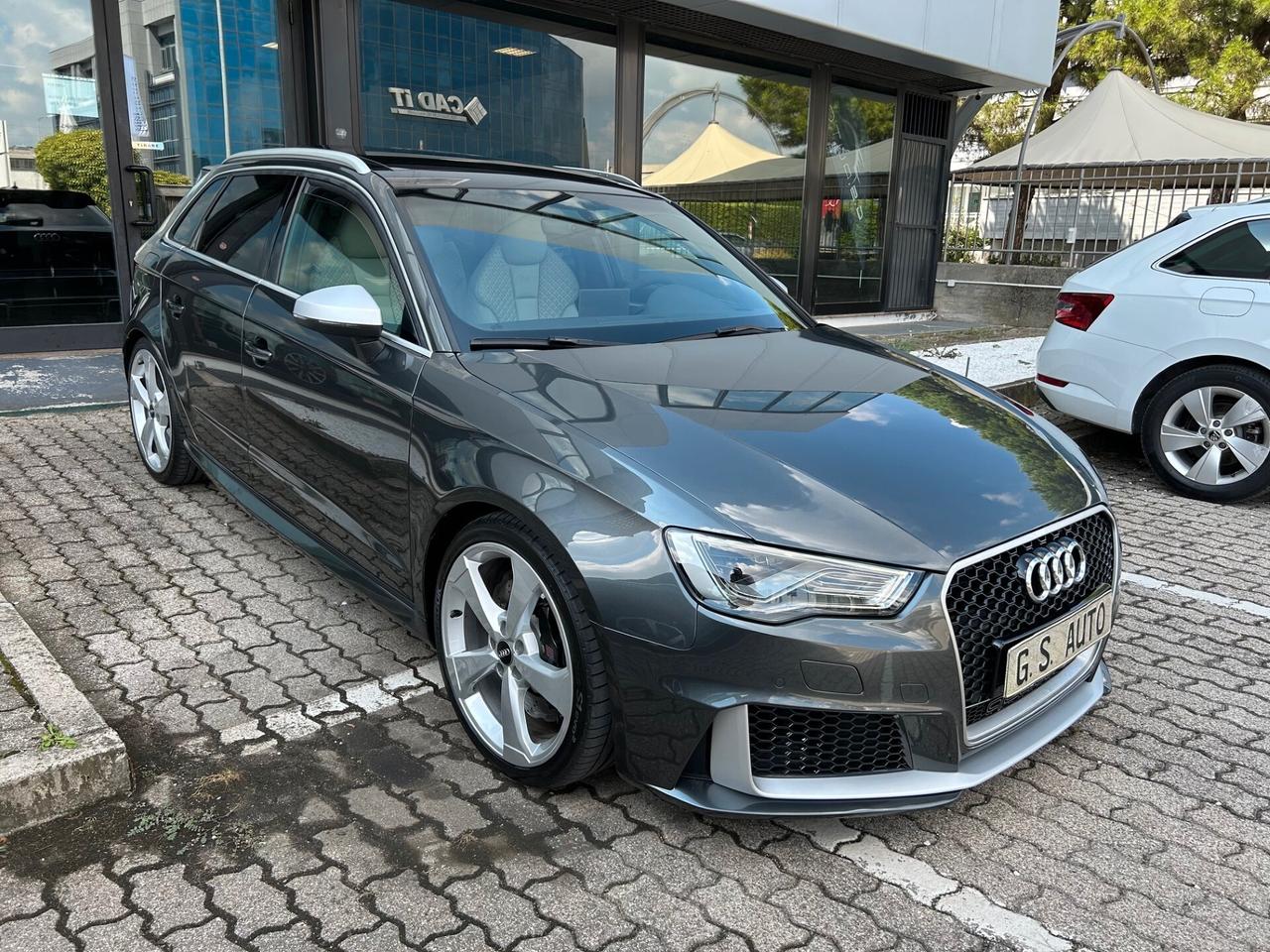 Audi RS3 Sportback 2.5 tfsi quattro s-tronic