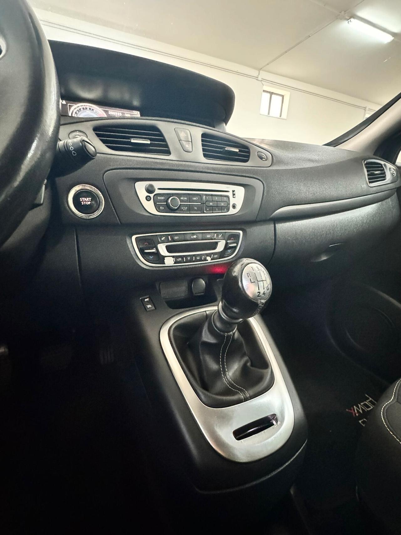 Renault Scenic Scénic XMod dCi 110 CV EDC Limited